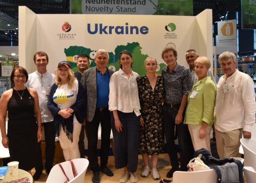 Gruppenfoto am ukrainischen Stand auf der Biofach